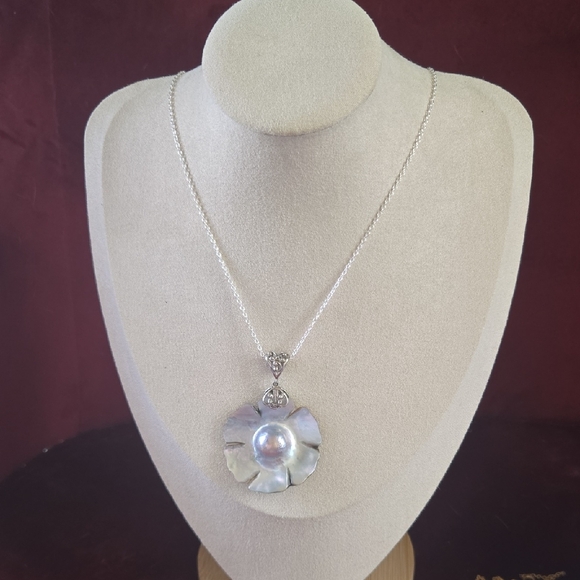 925 over stainless chain Jewelry - Vintage Silver Tone Mother Of Pearl Pendant Necklace